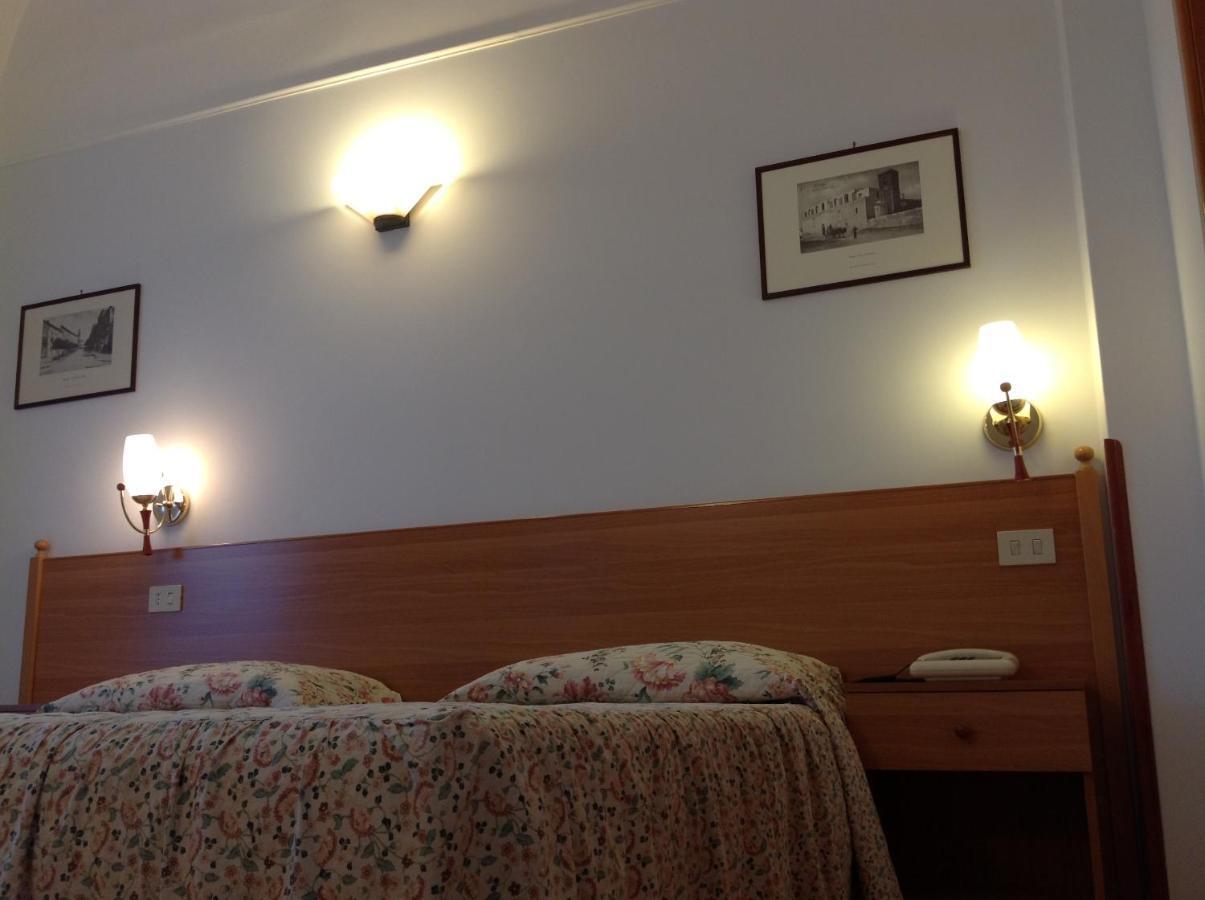 Hotel Castello Mesagne Zimmer foto