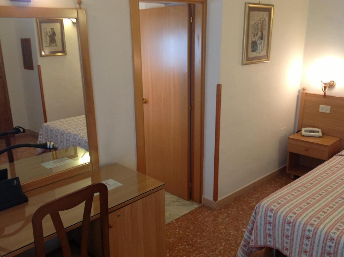 Hotel Castello Mesagne Zimmer foto