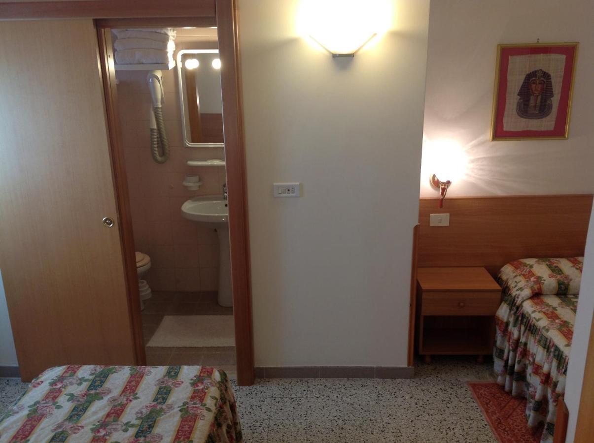 Hotel Castello Mesagne Zimmer foto