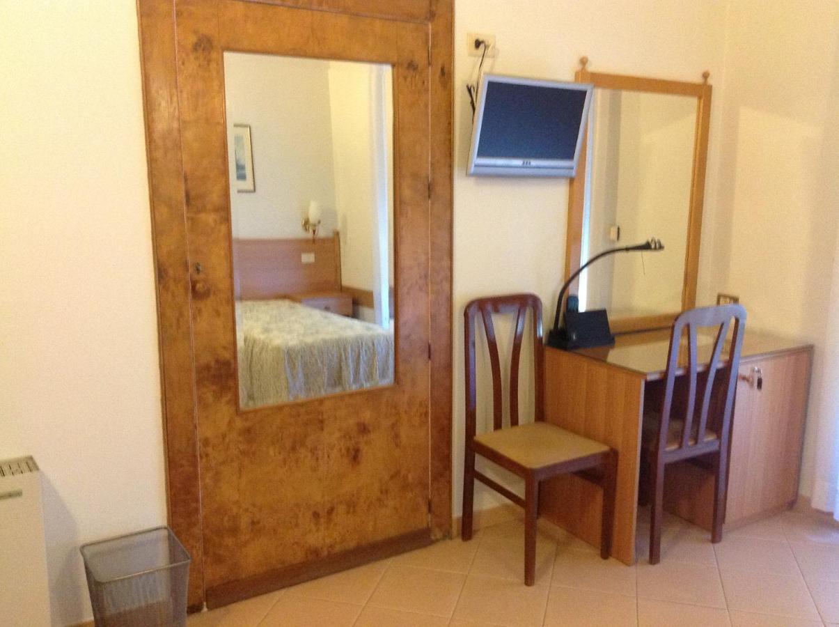 Hotel Castello Mesagne Zimmer foto