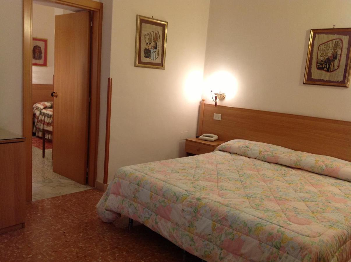 Hotel Castello Mesagne Zimmer foto