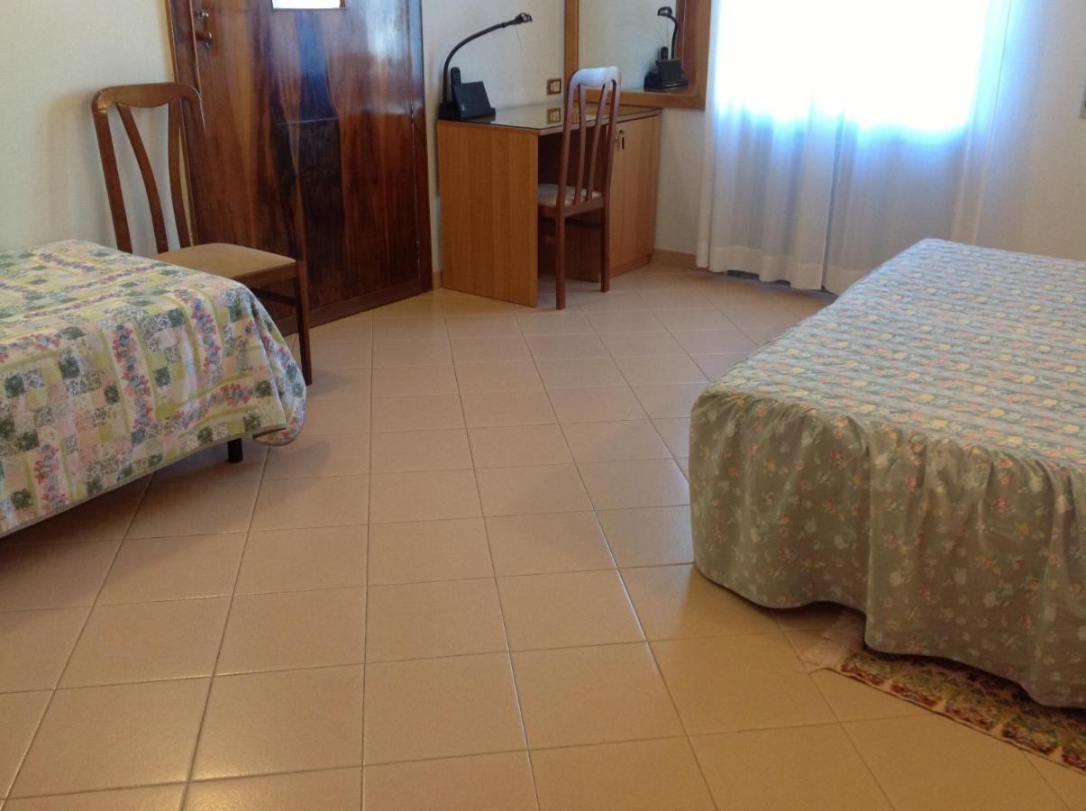 Hotel Castello Mesagne Zimmer foto